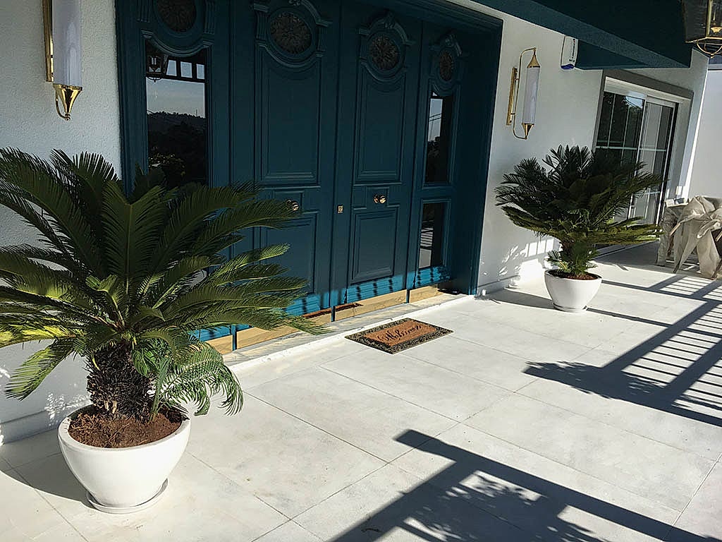 service single images